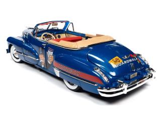 Cadillac Convertible 1947 Monopoly with Resin Figure, Blue & Red Auto World 1:18